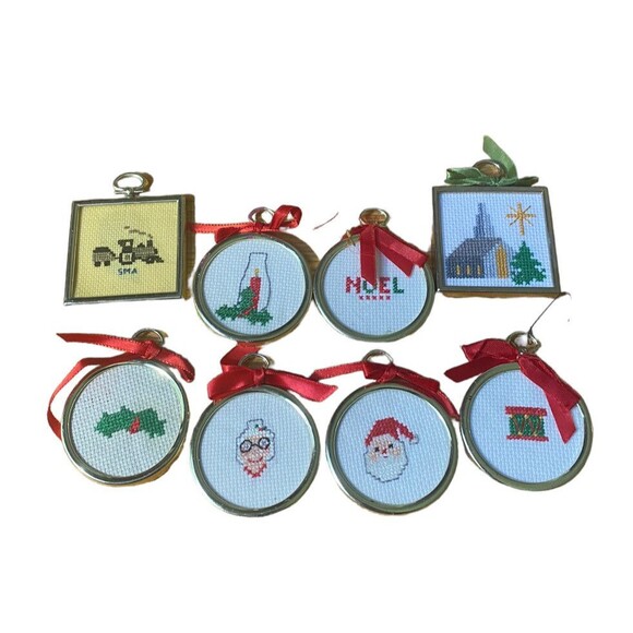 VTG.  Grannycore Round/Square Embroidered Christmas Ornaments Hand Made Lot of 8 - Picture 2 of 11